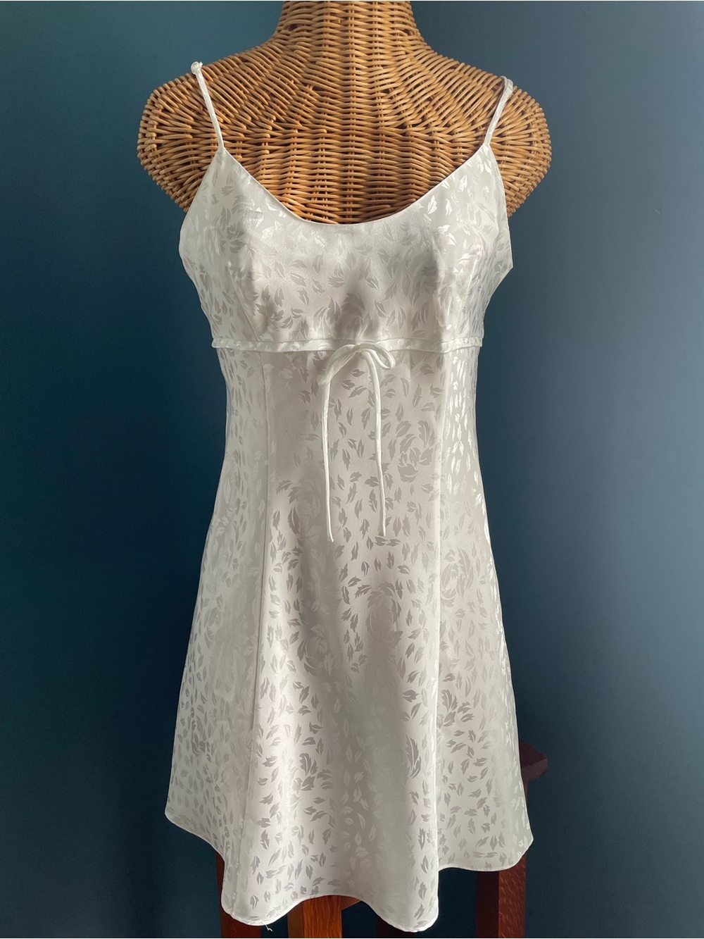 Vintage Cerie White Satin Slip Dress Medium Y2K Jacquard Leaf Print Fairy Core